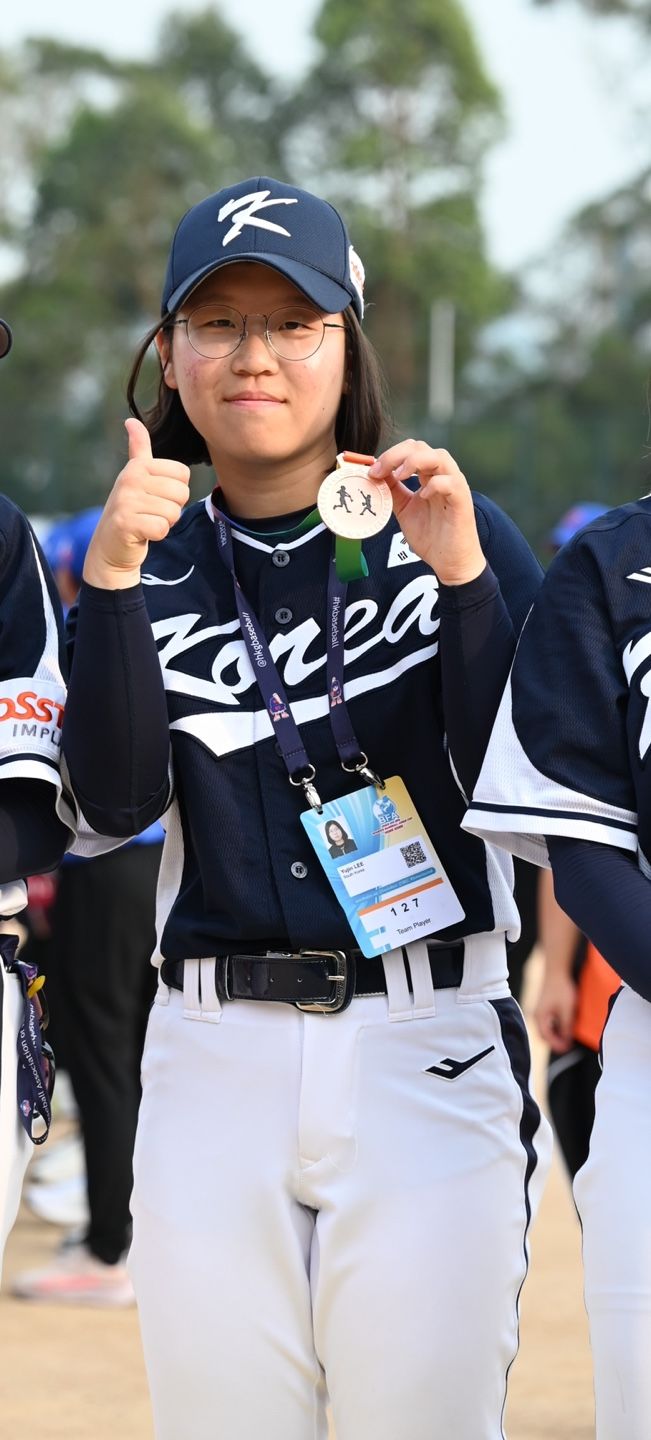 [서울=뉴시스] 여자야구 국가대표 투수 이유진이 프로야구 경기에 시구자로 나선다. 키움 히어로즈는 28일 고척스카이돔에서 열리는 삼성 라이온즈와의 홈경기에 이유진을 시구자로 초청했다고 26일 밝혔다. (사진 = 키움 히어로즈 제공) *재판매 및 DB 금지