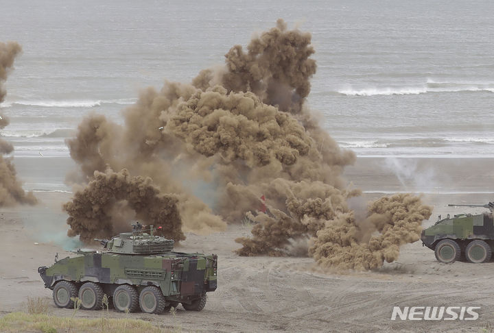 [신타이베이=AP/뉴시스] ﻿﻿대만군이 중국의 무력 침공에 대비한 연례 최대 규모 실전 훈련인 '한광(漢光) 훈련'을 9일 시작했다. 사진은 2023년 한광훈련이 진행 중인 모습. 2025.07.09
