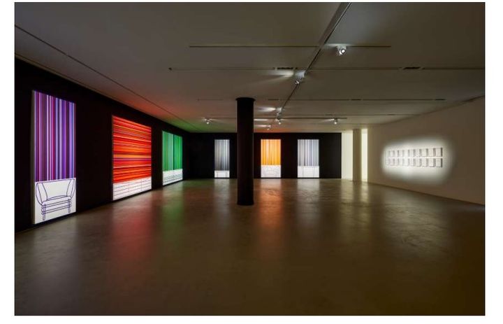 아뜰리에 에르메스, 박미나 개인전 "아홉 개의 색, 아홉 개의 가구" 전시 전경 사진 김상태 © 에르메스 재단 제공 *재판매 및 DB 금지