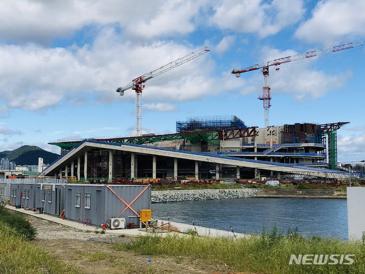 [부산=뉴시스] 원동화 기자 = 부산 오페라하우스 공사 현장 모습. dhwon@newsis.com