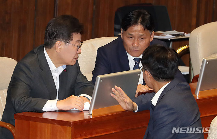 與 김영진 "지선 전 합당해야…李도 합당·통합에 총론 동의할 것"