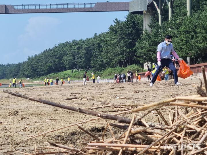 [서울=뉴시스] 수해복구 현장.