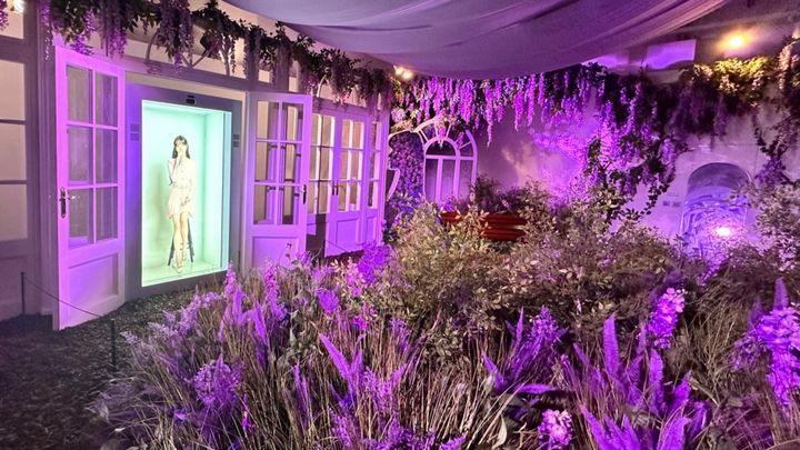 [서울=뉴시스] 아이유 미디어 아트 전시 '순간'. 2023.07.31. (사진 = 이담(EDAM) 엔터테인먼트 제공) photo@newsis.com *재판매 및 DB 금지