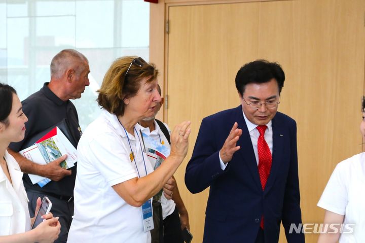 WMA 실사단의 마깃 정만 회장과 엑스코 이상길 대표이사 사장