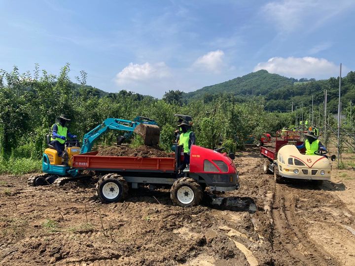 [진주=뉴시스] 경남도농업기술원, 집중호우 피해지역 영농복구 지원활동. *재판매 및 DB 금지