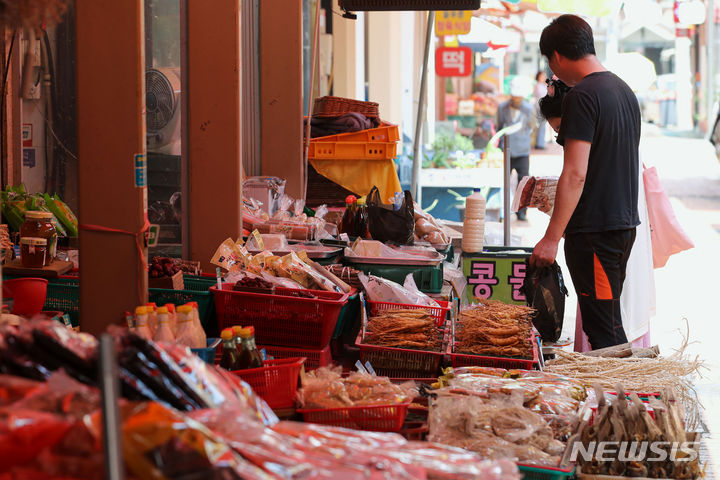 소상공인 대출금리 1년새 1% 뛰어…한숨 깊어진다