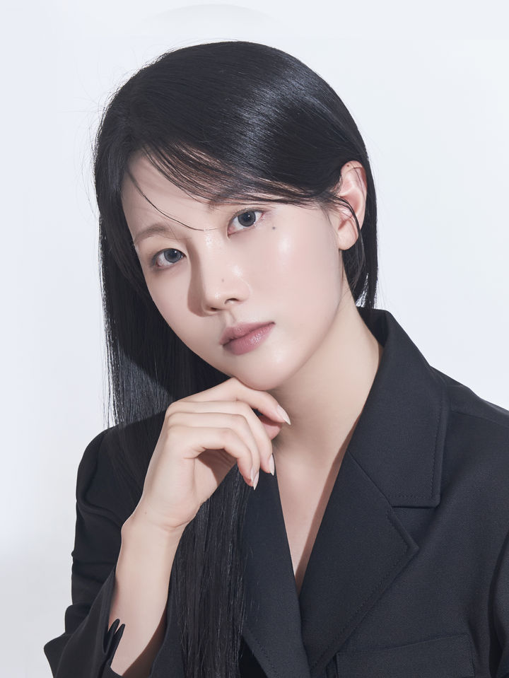 뉴시스는 지난 27일 서울 강남구 레페리 본사에서 매일 아침 반복되는 일상룩 고민을 해결해 주는 '일상룩 최적화' 패션 유튜버 세임디퍼런스를 만났다.(사진=세임디퍼런스 제공) *재판매 및 DB 금지