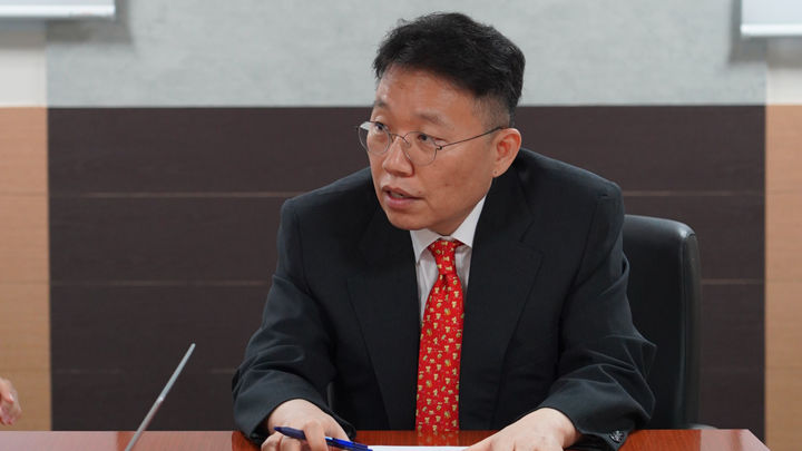 [서울=뉴시스]지난달 31일, 정익중 아동권리보장원장이 종로구에 위치한 본부에서 뉴시스와 인터뷰를 가지고 있다. (사진=아동권리보장원 제공) 2023.08.02. photo@newsis.com *재판매 및 DB 금지