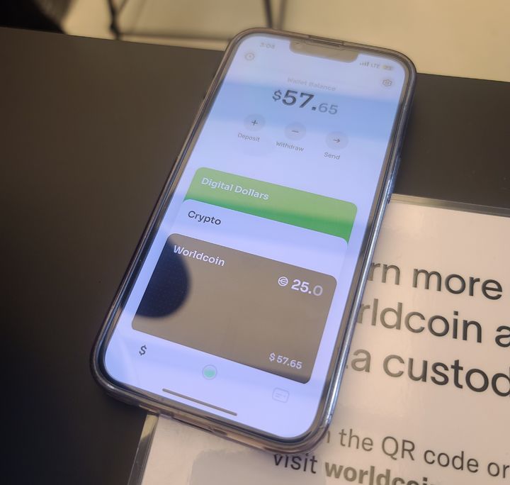 [서울=뉴시스] 3일 오후 오브를 2분 가량 응시했더니 월드코인 25개를 받았다. 앱 내 환산된 가치로는 57.65달러(한화 7만4973원)다. (사진=이지영 기자) 2023.0803 *재판매 및 DB 금지