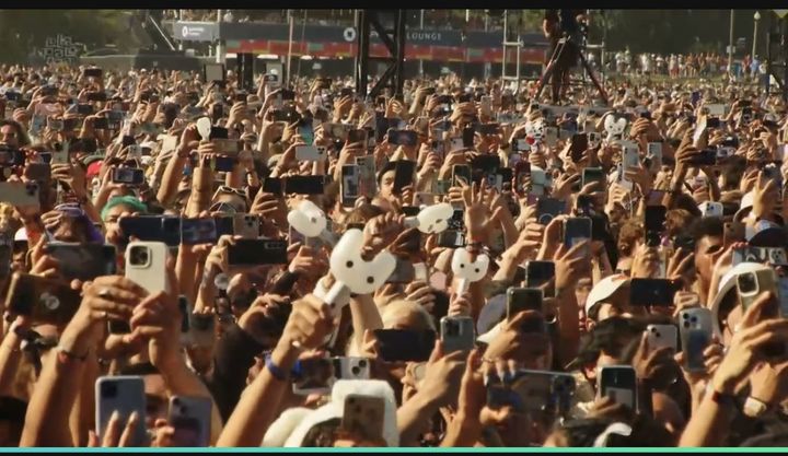 [서울=뉴시스] 뉴진스 시카고 롤라팔루자. 2023.08.04. (사진 = 위버스 캡처) photo@newsis.com *재판매 및 DB 금지