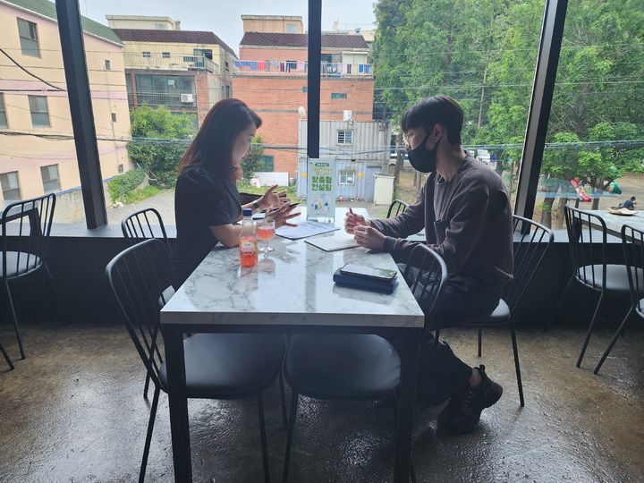 [울산=뉴시스] 울산시 남구가 청년 창업가들을 대상으로 운영 중인 찾아가는 맞춤형 컨설팅. (사진=울산 남구 제공) photo@newsis.com *재판매 및 DB 금지