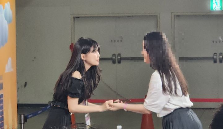 4일 인천 송도컨벤시아에서 열린 '크리에이터 미디어대전 in 인천'에서 유튜버 우정잉의 팬사인회가 열리고 있다. *재판매 및 DB 금지