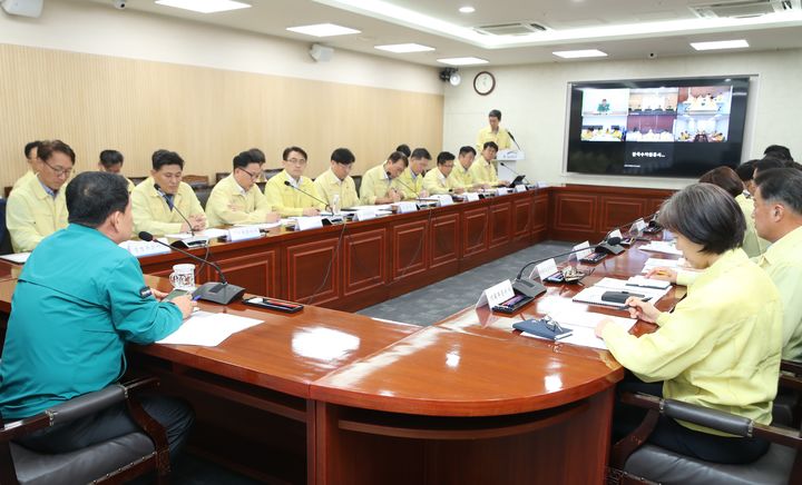 윤석대 수자원공사 사장이 8일 오후 긴급비상대책회의를 소집, 태풍 카눈에 따른 만반의 대책 수립을 지시하고 있다. 2023. 08. 08&nbsp; *재판매 및 DB 금지