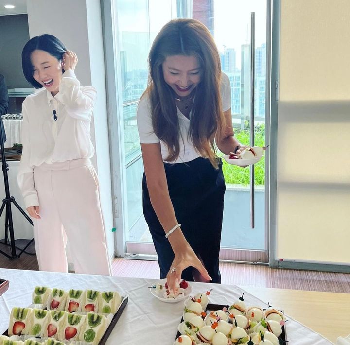 [서울=뉴시스] 이정현(왼쪽), 이윤미. (사진=이윤미 인스타그램 캡처) 2023.08.09. photo@newsis.com *재판매 및 DB 금지 *재판매 및 DB 금지