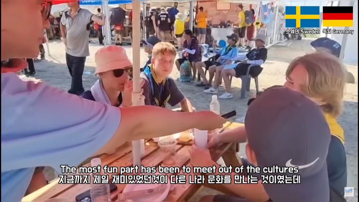 [서울=뉴시스]8일 '잉글리시 패밀리(English Family)' 채널에 '잼버리 인터뷰-독일&스웨덴(Jamboree Interview - Germany & Sweden)'이라는 제목의 영상이 올라왔다. (사진=유튜브 'English Family' 캡처) 2023.08.09 photo@newsis.com *재판매 및 DB 금지