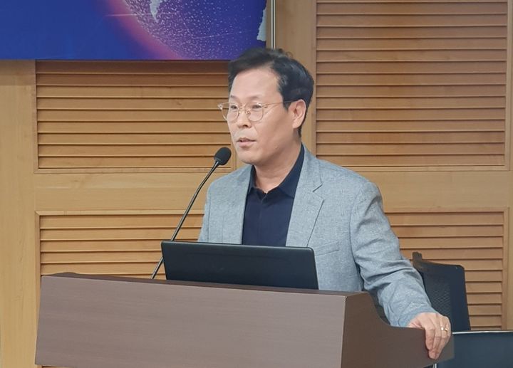 [서울=뉴시스] 정윤택 제약산업전략연구원장은 9일 한국제약바이오협회와 국회 보건복지위원회 최재형 의원이 국회의원회관에서 공동 개최한 정책토론회에서 발표했다. 2023.08.09. photo@newsis.com&nbsp; *재판매 및 DB 금지