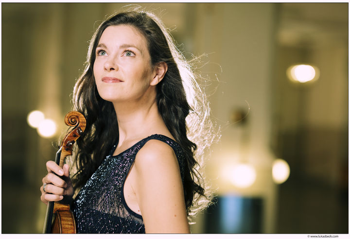 [서울=뉴시스]바이올리니스트 재닌 얀센. (사진=Wiener Konzerthaus, Foto- Lukas Beck 제공) 2023.08.10. photo@newsis.com *재판매 및 DB 금지