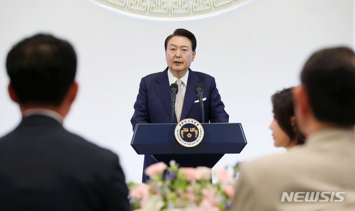 [서울=뉴시스] 홍효식 기자 = 윤석열 대통령이 9일 청와대 영빈관에서 열린 독립유공자 및 유족 초청 오찬에서 발언하고 있다. 2023.08.09. yesphoto@newsis.com