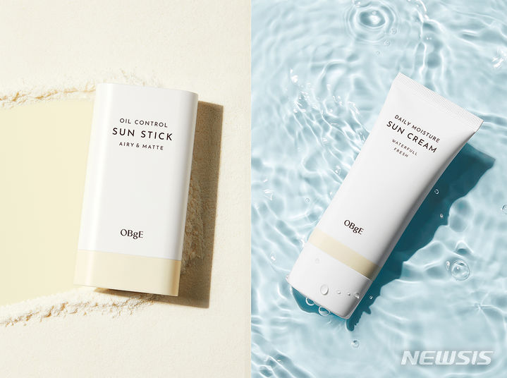 [서울=뉴시스] 남성 그루밍 브랜드 오브제가 '오일 컨트롤 선스틱'(왼쪽)과 '데일리 수분 선크림' 2종을 새롭게 선보이며 선케어 제품군을 확장했다. (사진=어댑트 제공). photo@newsis.com