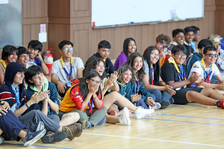 잼버리 스카우트 대원들이 임실군청소년수련원의 실내프로그램을 함께하며 즐거워하고 있다. *재판매 및 DB 금지