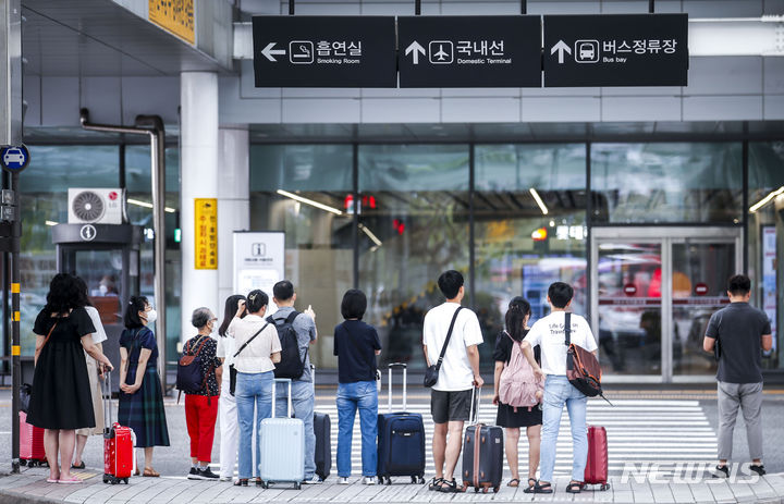 [서울=뉴시스] 정병혁 기자 = 13일 서울 강서구 김포국제공항.&nbsp; 2023.08.13. jhope@newsis.com