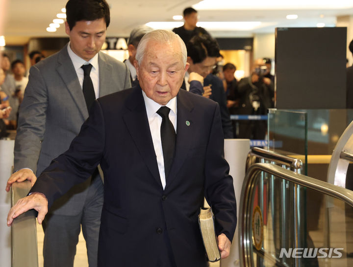 [서울=뉴시스] 기독교계 원로 목사인 김장환 극동방송 이사장. (사진= 뉴시스 DB) photo@newsis.com