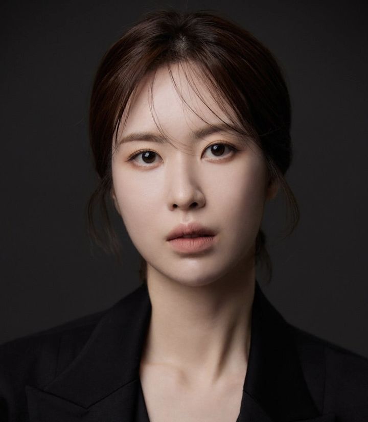 [서울=뉴시스] 하이어랭크 엔터테인먼트와 전속 계약을 체결한 배우 윤서진. (사진= 하이어랭크 엔터테인먼트 제공) 2023.08.21. photo@newsis.com *재판매 및 DB 금지