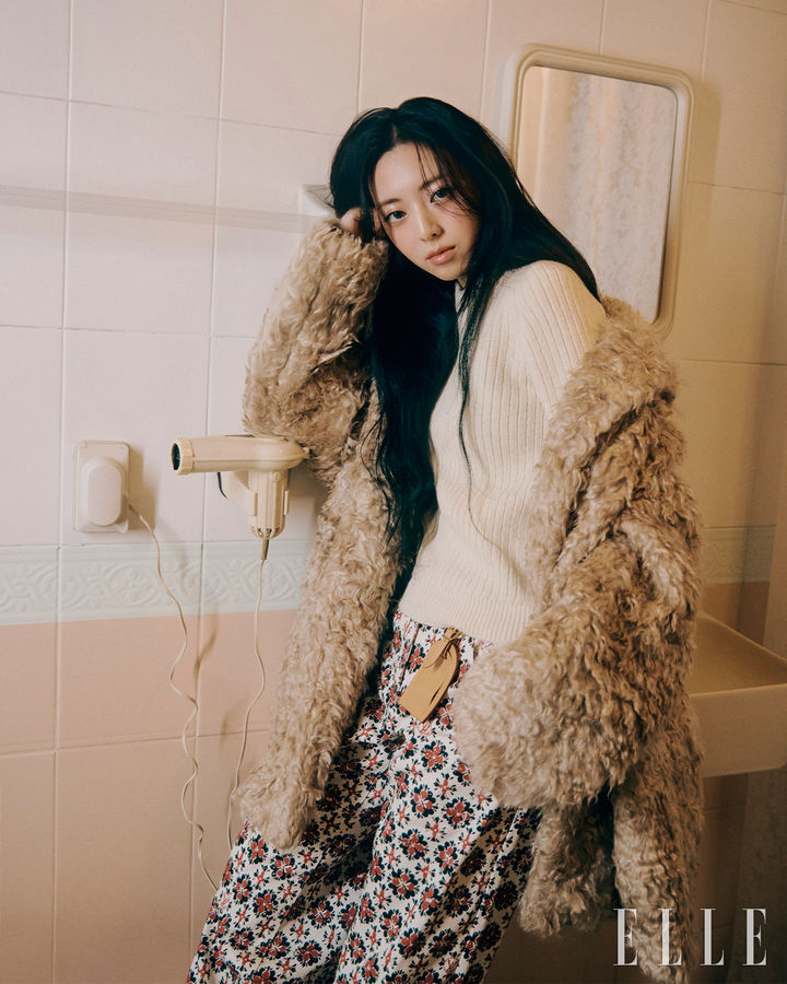 [서울=뉴시스] 유나. (사진=엘르 제공) 2023.08.22. photo@newsis.com *재판매 및 DB 금지