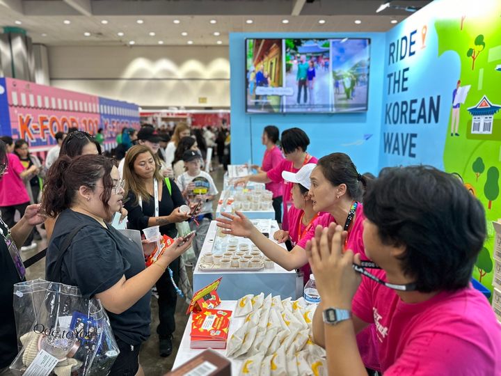 [서울=뉴시스]LA에서 열린 'K-관광 로드쇼' 현장. (사진=한국관광공사 제공) 2023.08.23. photo@newsis.com *재판매 및 DB 금지