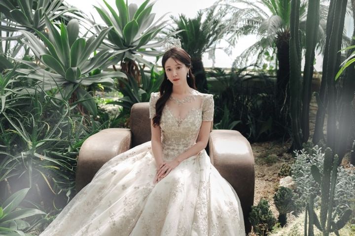 [서울=뉴시스]지난 23일 '지유개' 채널의 이지유(35)가 결혼 소식을 전했다. (사진=이지유 인스타그램 캡처) 2023.08.24 photo@newsis.com *재판매 및 DB 금지