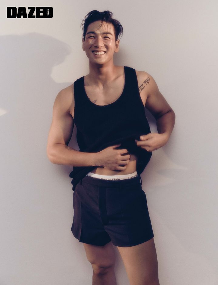 [서울=뉴시스] 패션 매거진 '데이즈드'가 그룹 뉴이스트 출신 백호와 함께한 화보와 인터뷰를 25일 공개했다. (사진=데이즈드 코리아 제공) 2023.08.25. photo@newsis.com *재판매 및 DB 금지