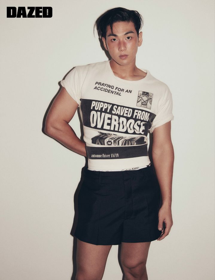 [서울=뉴시스] 패션 매거진 '데이즈드'가 그룹 뉴이스트 출신 백호와 함께한 화보와 인터뷰를 25일 공개했다. (사진=데이즈드 코리아 제공) 2023.08.25. photo@newsis.com *재판매 및 DB 금지