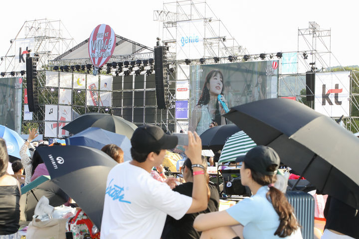 ‘KT 보야지 투 자라섬' 관람객들이 공연을 즐기는 모습(사진=KT 제공) *재판매 및 DB 금지