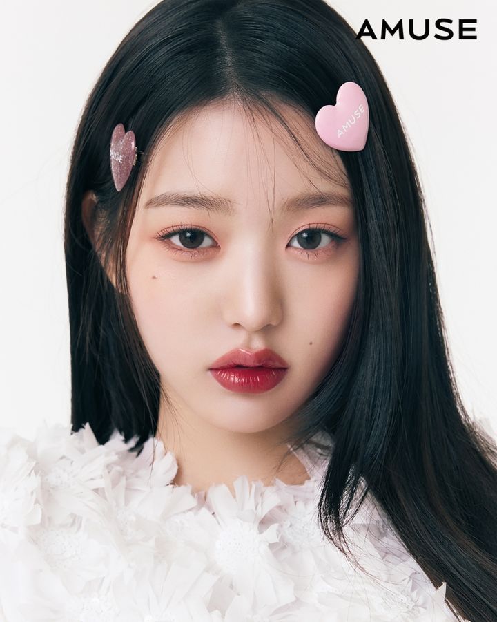[서울=뉴시스] 그룹 아이브(IVE) 장원영이 비건 뷰티 브랜드 어뮤즈(AMUSE)의 새로운 한일 모델로 발탁됐다. (사진=어뮤즈 제공) 2023.08.28. photo@newsis.com *재판매 및 DB 금지