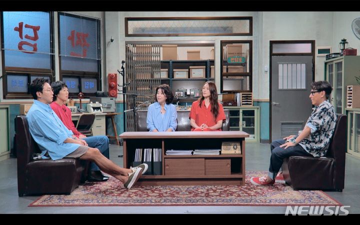 [서울=뉴시스] JTBC '짠당포' 배우 김미경, 차지연 예고 (사진= JTBC '짠당포' 제공) 2023.08.29. photo@newsis.com