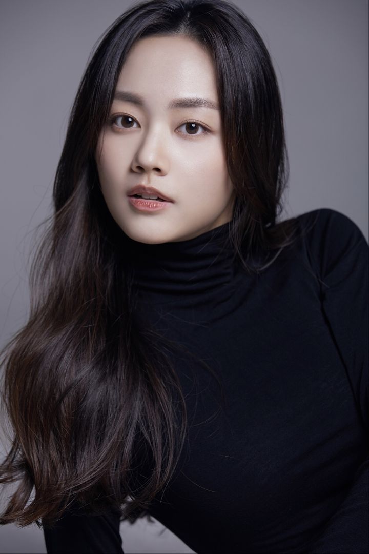 [서울=뉴시스] 마이네스트컴퍼니와 전속 계약을 체결한 배우 전유림. (사진=마이네스트컴퍼니 제공) 2023.08.29. photo@newsis.com *재판매 및 DB 금지