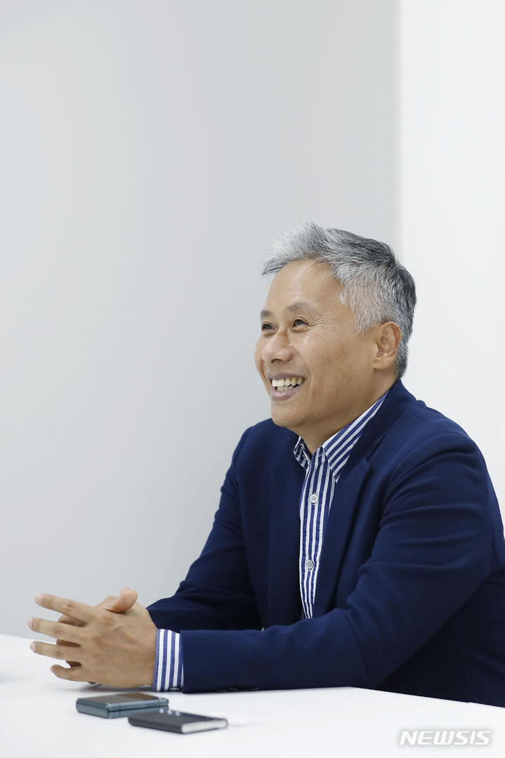 [서울=뉴시스] 최동준 기자 = 이광후 모니터랩 대표가 30일 서울 구로구 모니터랩에서 뉴시스와 인터뷰를 하고 있다. 2023.08.30. photocdj@newsis.com