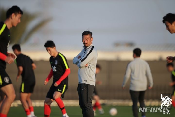 [서울=뉴시스]31일 대한축구협회에 따르면, 위르겐 클린스만(독일) 감독을 중심으로 코칭스태프 보직 관련 논의가 진행 중으로 마이클 김 코치는 빠질 게 유력하다. (사진 = 대한축구협회 제)