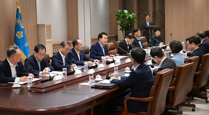 [서울=뉴시스] 윤석열 대통령이 31일 서울 용산 대통령실에서 열린 19차 비상경제민생회의를 주재하고 있다. (사진=대통령실 제공) 2023.08.31. photo@newsis.com *재판매 및 DB 금지