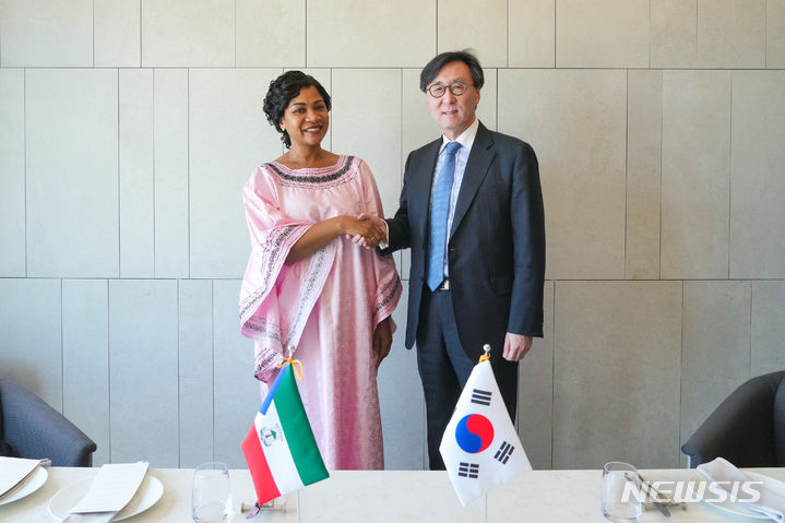 [서울=뉴시스]장호진 외교부 1차관은 1일 마리아 안헬레스 미아가 비방 적도기니 외교차관과 실무 오찬을 가졌다. (사진=외교부 제공) 2023.09.01. photo@newsis.com