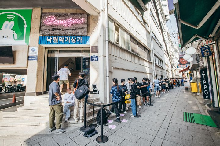 [서울=뉴시스] 뉴진스 '버니랜드' 팝업스토어. (사진 = 어도어 제공) 2023.09.04. photo@newsis.com *재판매 및 DB 금지