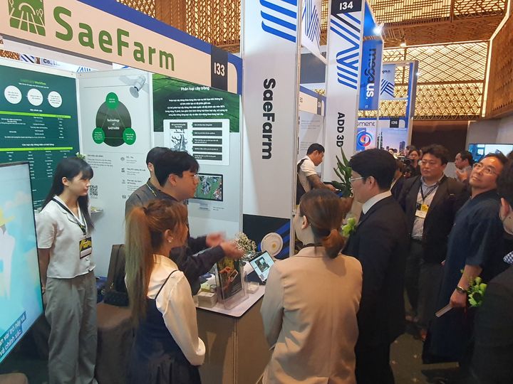 [전주=뉴시스] 베트남 호치민 젬센터(GEM Center)에서 개최한 ‘2023 한-베 메가어스 엑스포’. *재판매 및 DB 금지