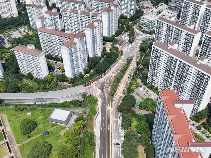  6일부터 임시개통한 수지구 상현동 수지정수장 일원 용인도시계획도로 중1-113호 전경