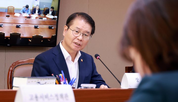 [서울=뉴시스] 이정식 고용노동부 장관. (사진=고용노동부 제공) 2023.09.08. photo@newsis.com *재판매 및 DB 금지
