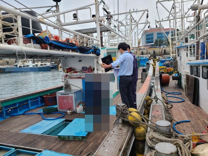 "어선 불법 증·개축 안돼요" 군산해경, 내달 7일까지 특별단속 