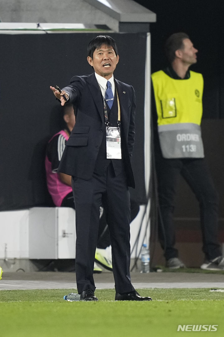 [볼프스부르크=AP/뉴시스] 독일전 지휘하는 모리야스 감독. 2023.09.09.