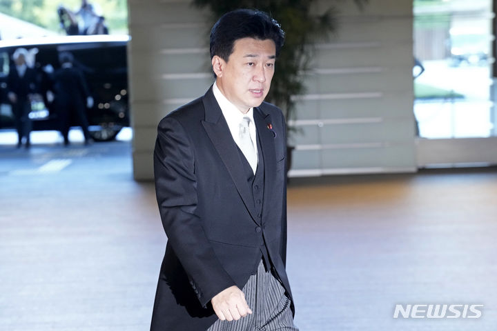 [도쿄=AP/뉴시스]29일 기하라 미노루(木原稔) 일본 신임 방위상은 내달 초 미국을 방문해 로이드 오스틴 미 국방장관과 회담한다고 공식 발표했다. 사진은 기하라 방위상이 지난 13일 도쿄 총리 관저에 도착한 모습. 2023.09.29.