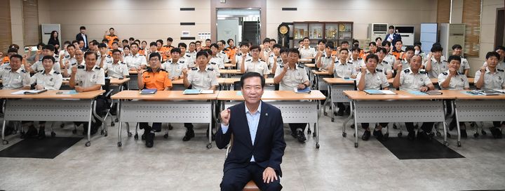 [거창=뉴시스] 거창군청 구인모 거창군수, 거창소방서 일일 특강 강사로 나서 *재판매 및 DB 금지	 *재판매 및 DB 금지