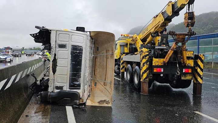 [진주=뉴시스]남해고속도로 진성IC 교통사고. *재판매 및 DB 금지
