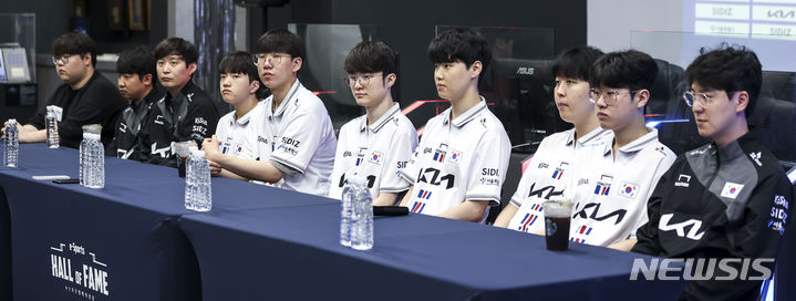 [서울=뉴시스] 정병혁 기자 = 16일 서울 마포구 한국e스포츠협회에서 2022 항저우아시안게임 e스포츠 리그 오브 레전드 국가대표 선수단 미디어데이가 열리고 있다. 2023.09.16. jhope@newsis.com